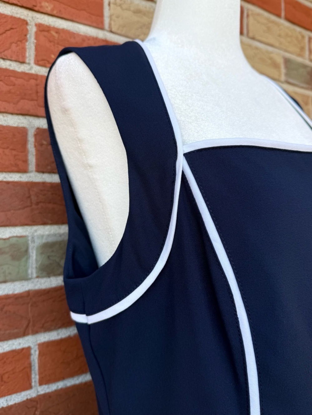 White House Black Market NWT Navy Blue White Sleeveless Sheath Dress 👗 - Picture 3 of 13